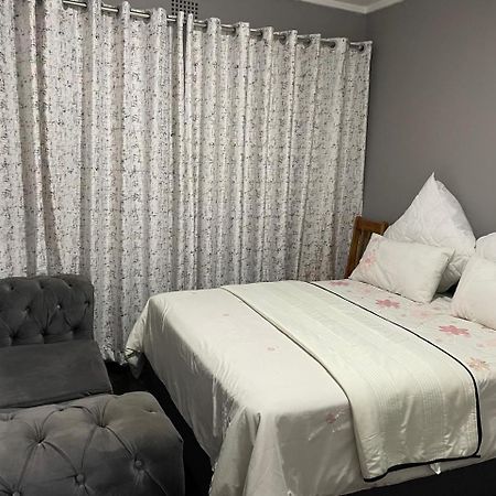 Travelers Standard Appartement Kempton Park Buitenkant foto