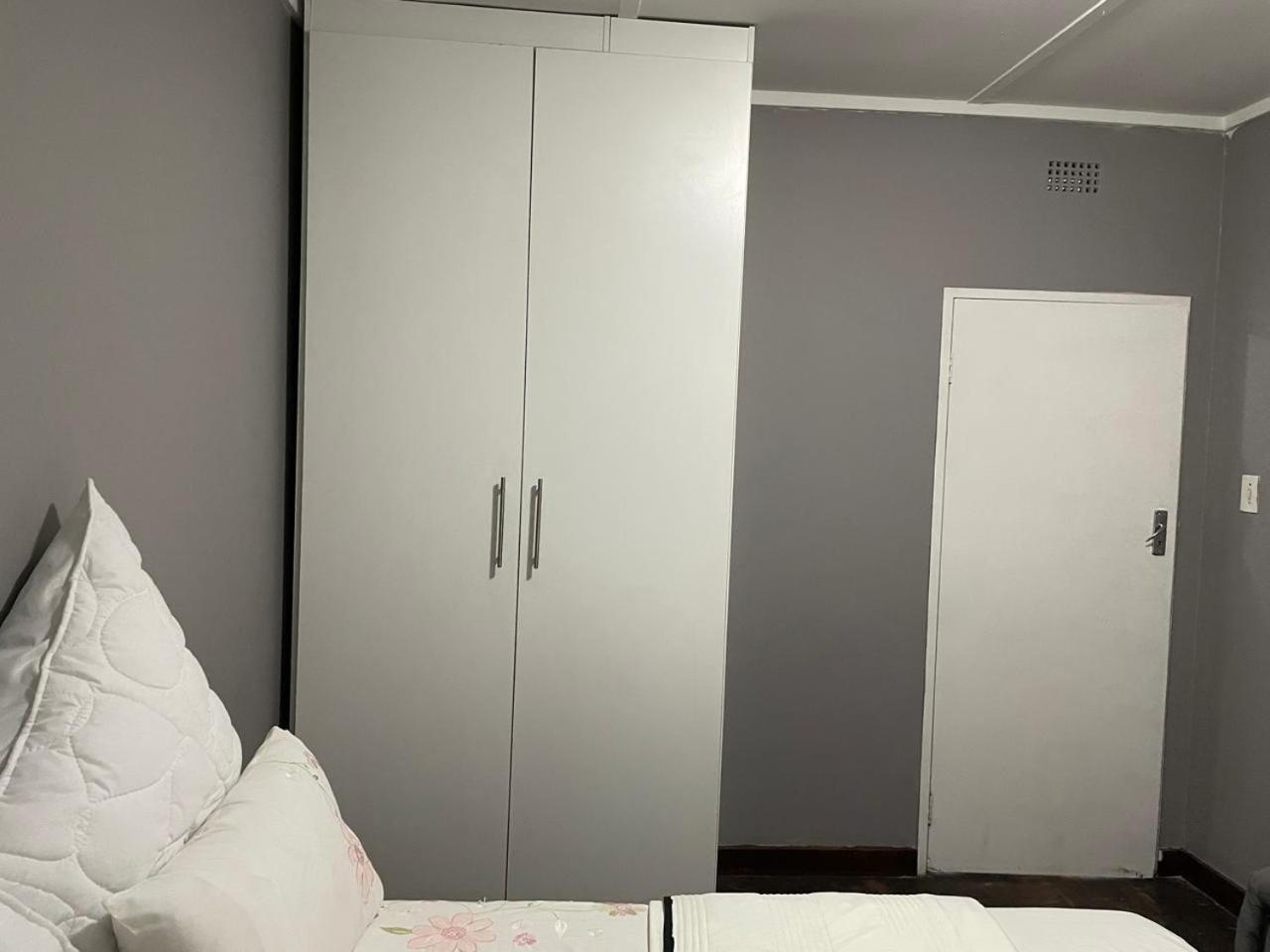 Travelers Standard Appartement Kempton Park Buitenkant foto