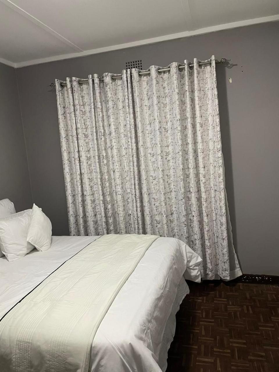 Travelers Standard Appartement Kempton Park Buitenkant foto